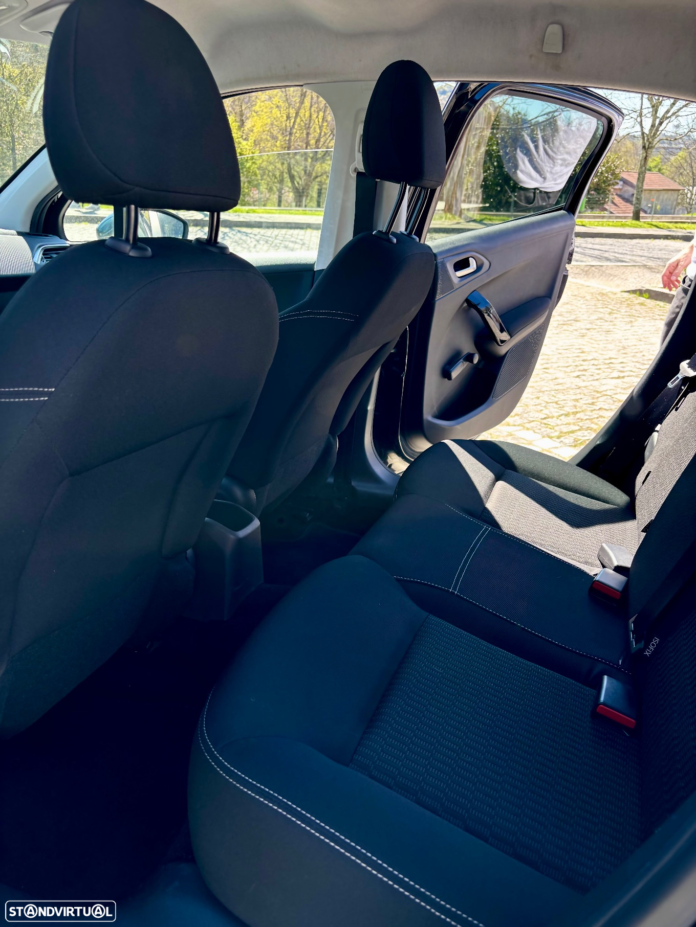 Peugeot 208 1.6 BlueHDi Style - 9