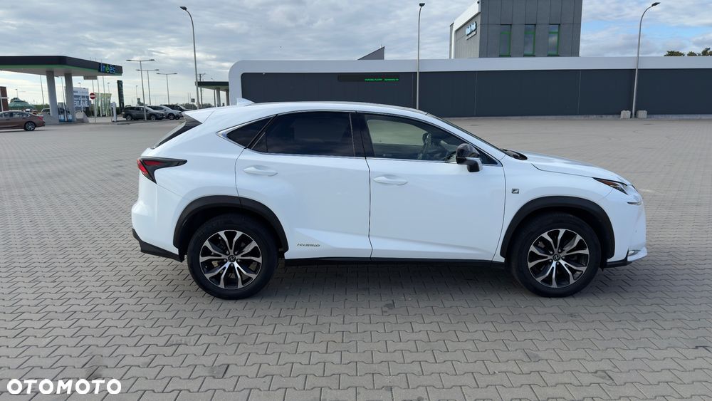 Lexus NX 300h F Sport Edition AWD - 6