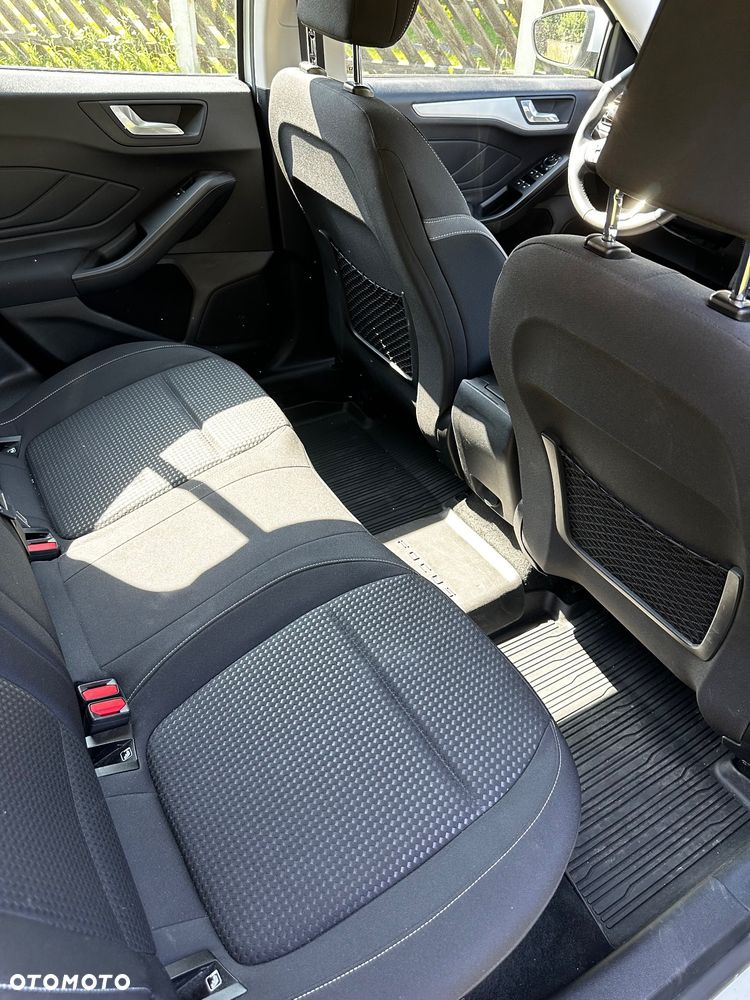Ford Focus 1.5 EcoBoost Titanium - 11