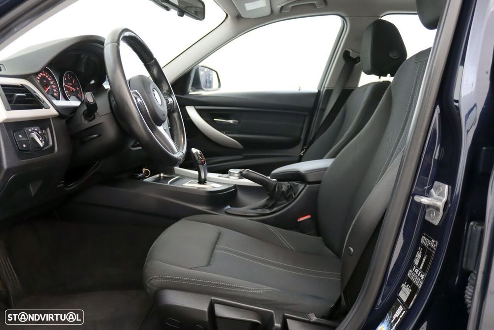 BMW 320 d Advantage - 4