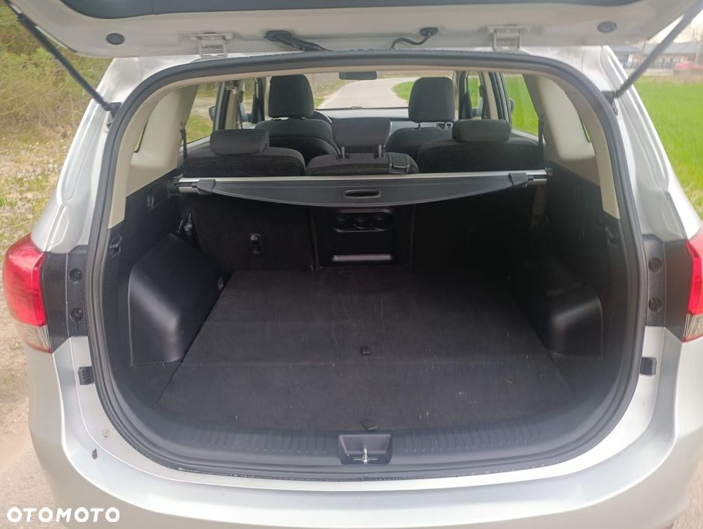 Kia Carens 1.7 CRDi 115 Dream Team Edition - 21