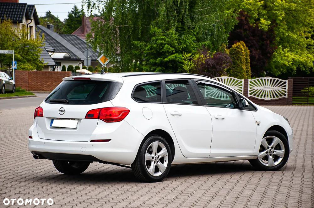 Opel Astra 1.6 Turbo 150 Jahre - 13