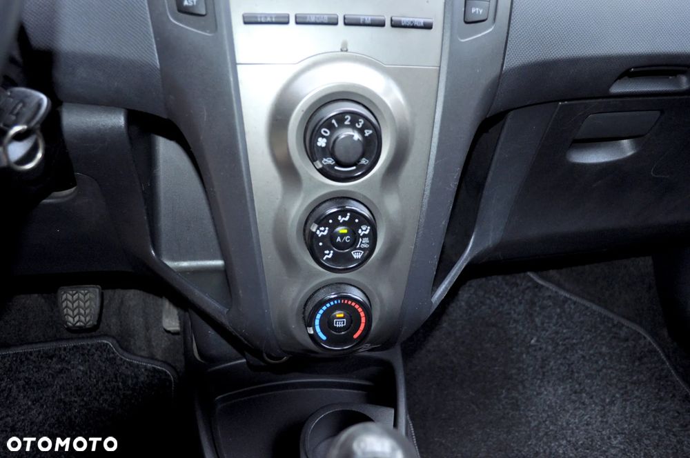 Toyota Yaris 1.33 VVT-i Sol - 20