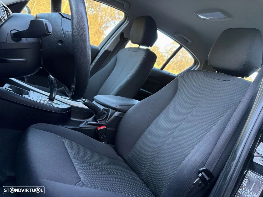 BMW 116 d Line Urban Auto - 32