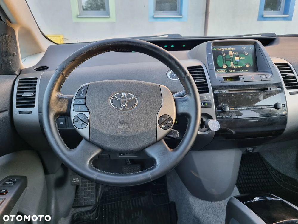 Toyota Prius 1.5 VVT-i Sol - 10