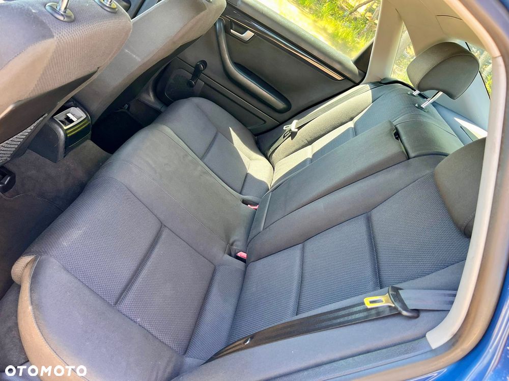 Audi A4 Limousine - 11