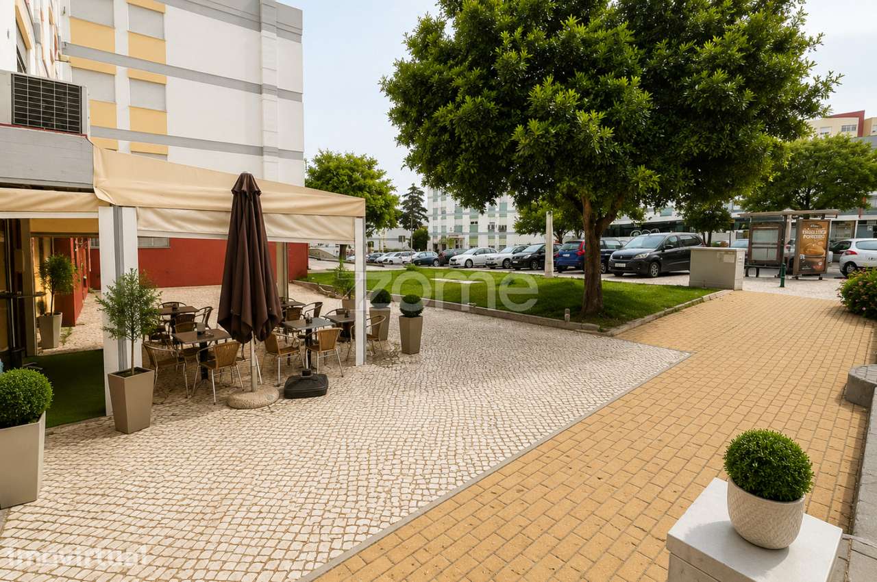 Café / Snack-bar em pleno Funcionamento - Grande imagem: 2/15