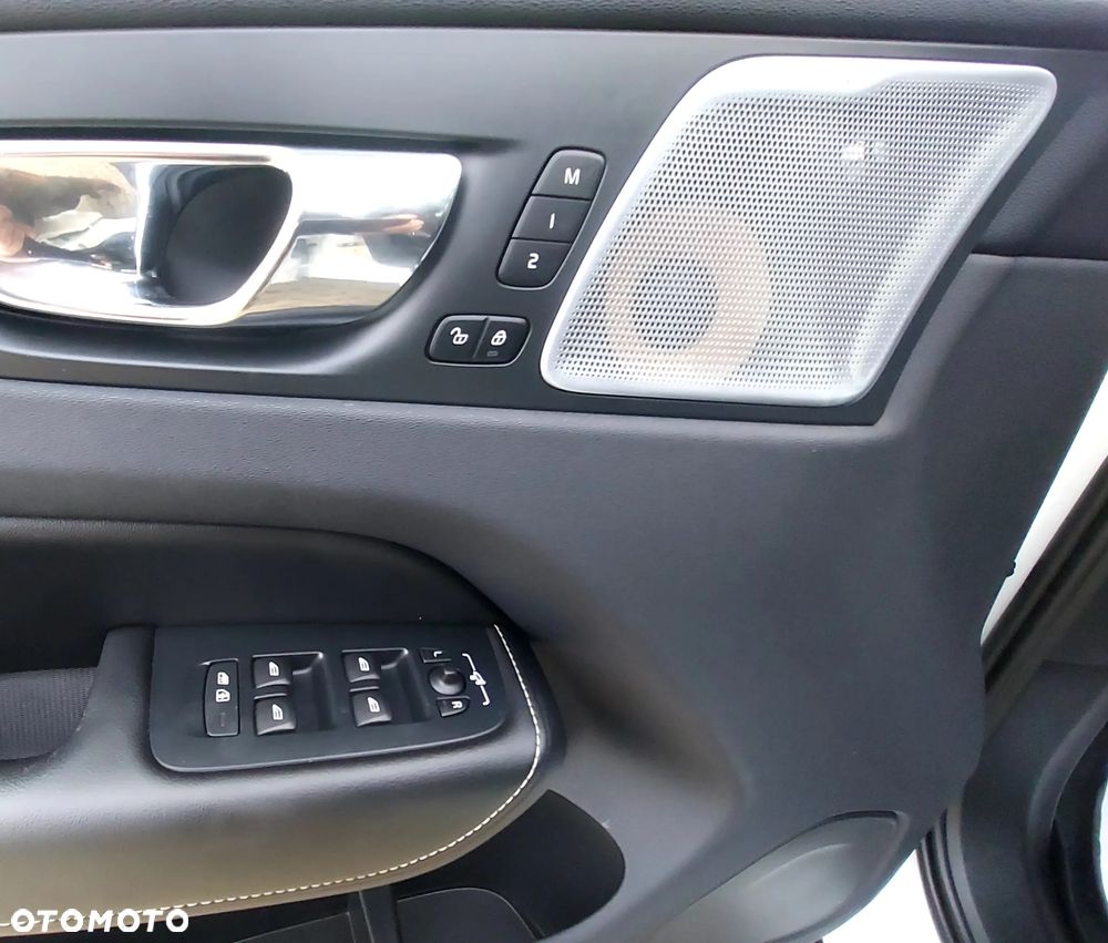 Volvo XC 60 ver-t6-awd-r--design - 31