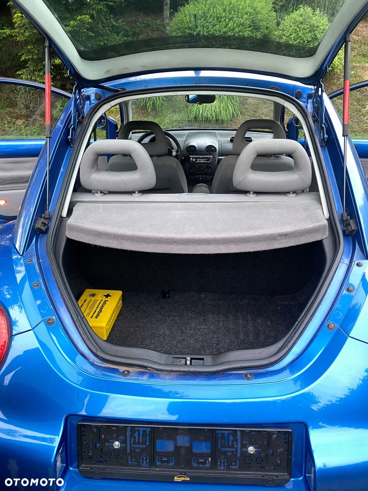 Volkswagen New Beetle - 4