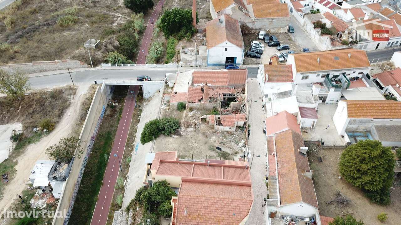 Oportunidade Única: Terreno Urbanizável no Centro do Montijo com Vi... - Grande imagem: 4/25