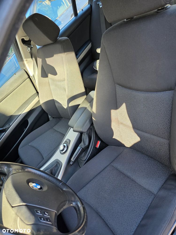 BMW Seria 3 318d DPF - 14