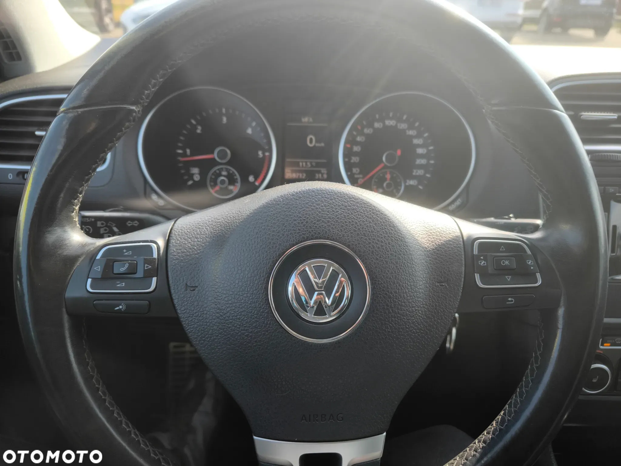 Volkswagen Golf 1.6 TDI DPF BlueMotion Technology Style - 19