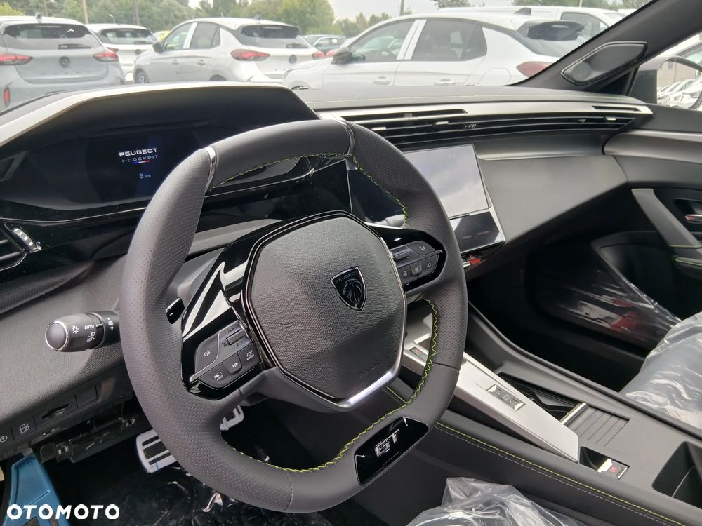 Peugeot 408 1.6 Plug-in Hybrid 240 GT Exclusive e-DCS7 - 11