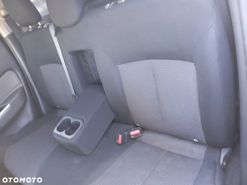 Mitsubishi L200 - 6