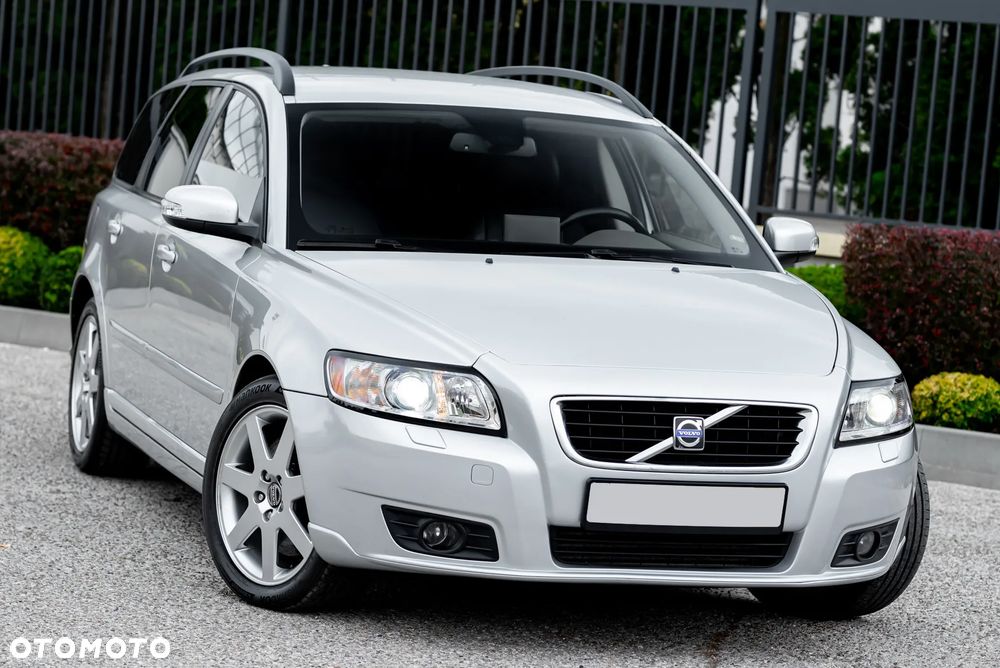Volvo V50 D5 DPF Momentum - 1