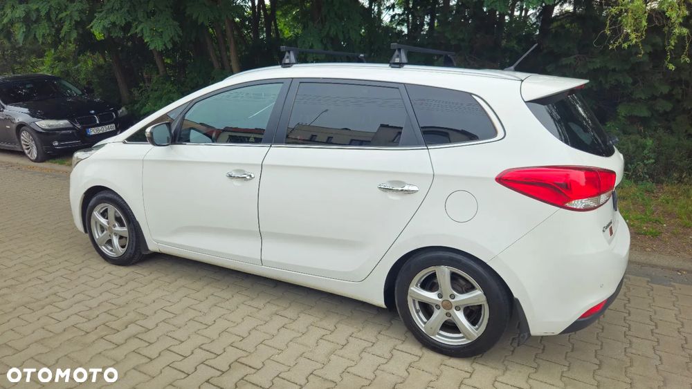 Kia Carens 1.7 CRDi L 7os - 4