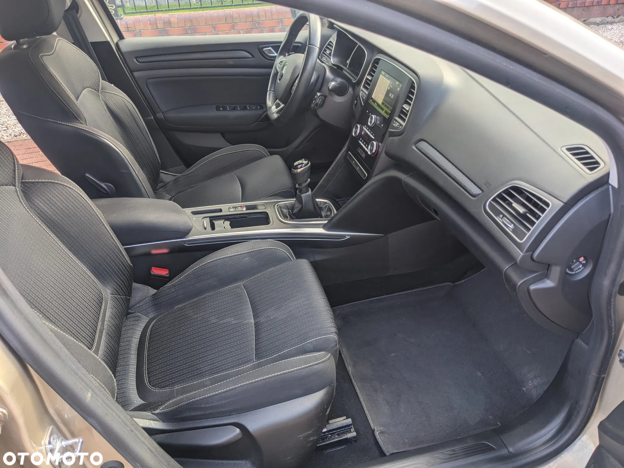 Renault Megane 1.2 Energy TCe Business - 14