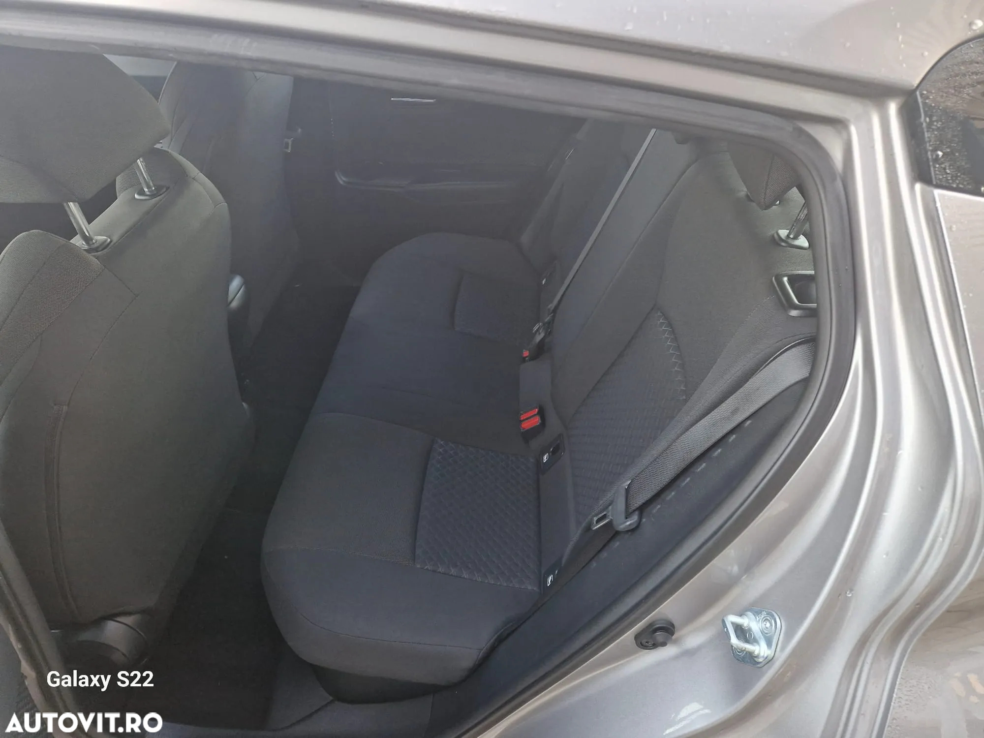 Toyota C-HR 1.8 HSD 4x2 CVT C-enter - 18