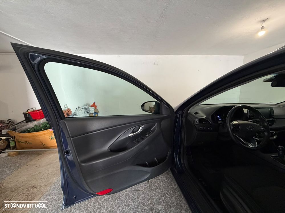 Hyundai i30 CW - 16