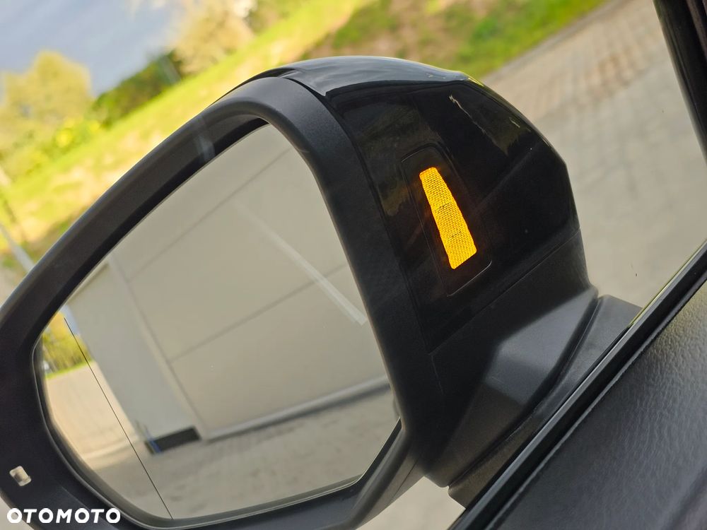 Audi Q3 Sportback 35 TDI quattro S tronic S line - 37