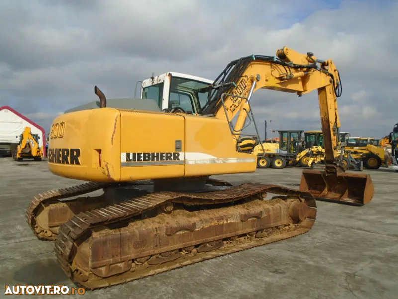 Liebherr R900C - 3
