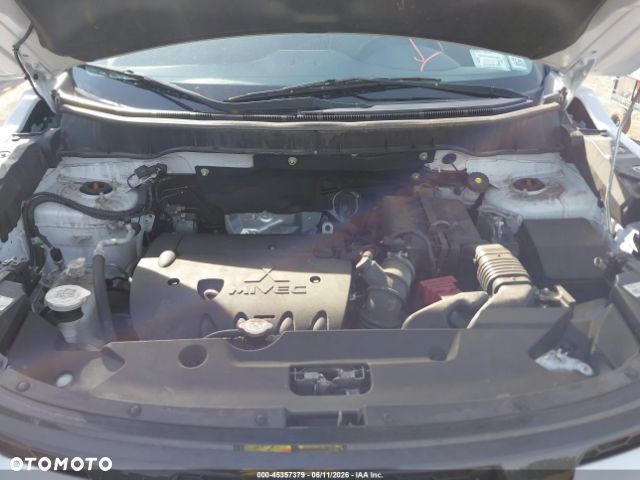 Mitsubishi Outlander - 13