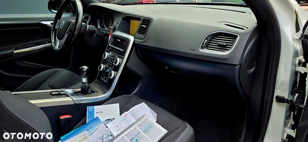 Volvo V60 T3 Momentum - 10