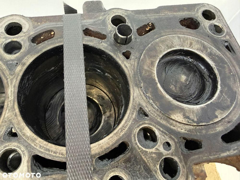 DÓŁ SILNIKA CAY CAYC VW Golf VI Polo V Touran II 1T Passat B6 B7 1.6 TDI - 5