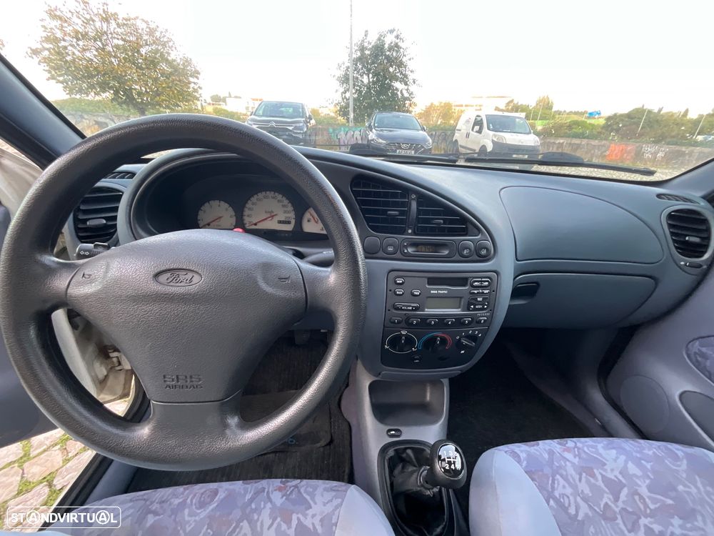 Ford Fiesta - 13