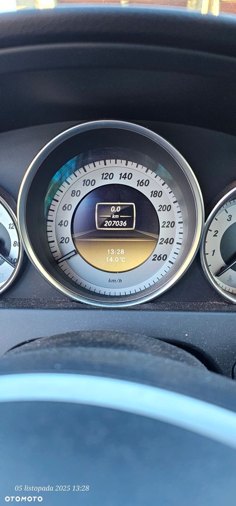 Mercedes-Benz Klasa C 180 CGI BlueEff Avantgarde - 5