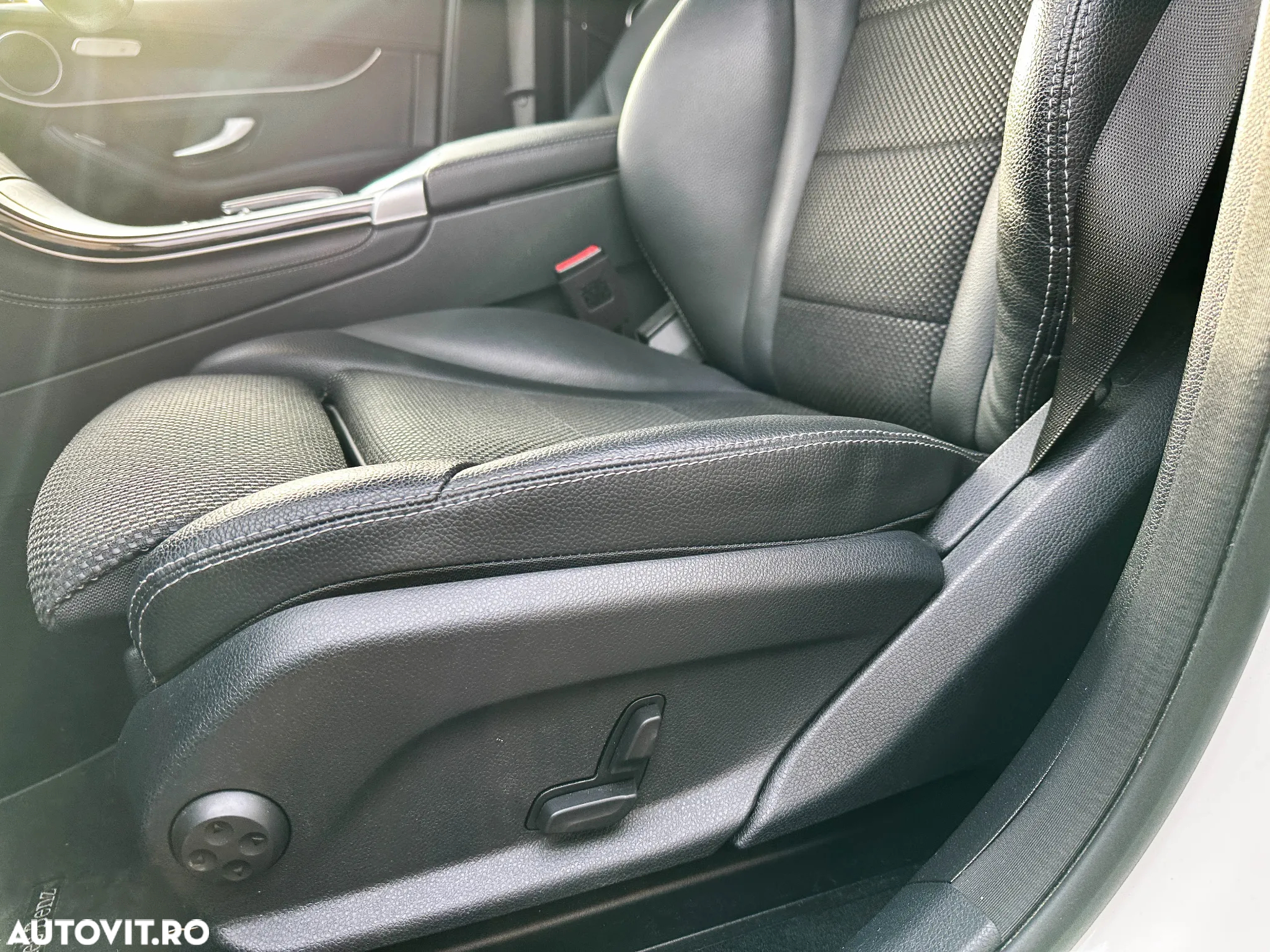 Mercedes-Benz GLC 300 e 4Matic 9G-TRONIC - 13