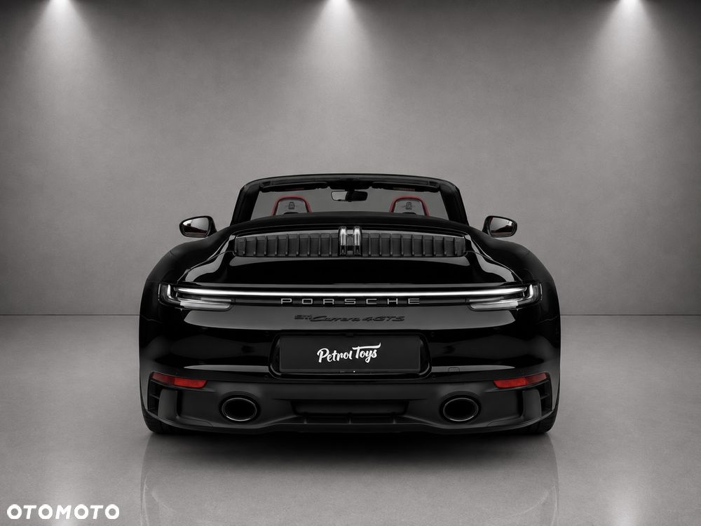 Porsche 911 Carrera 4 GTS - 9