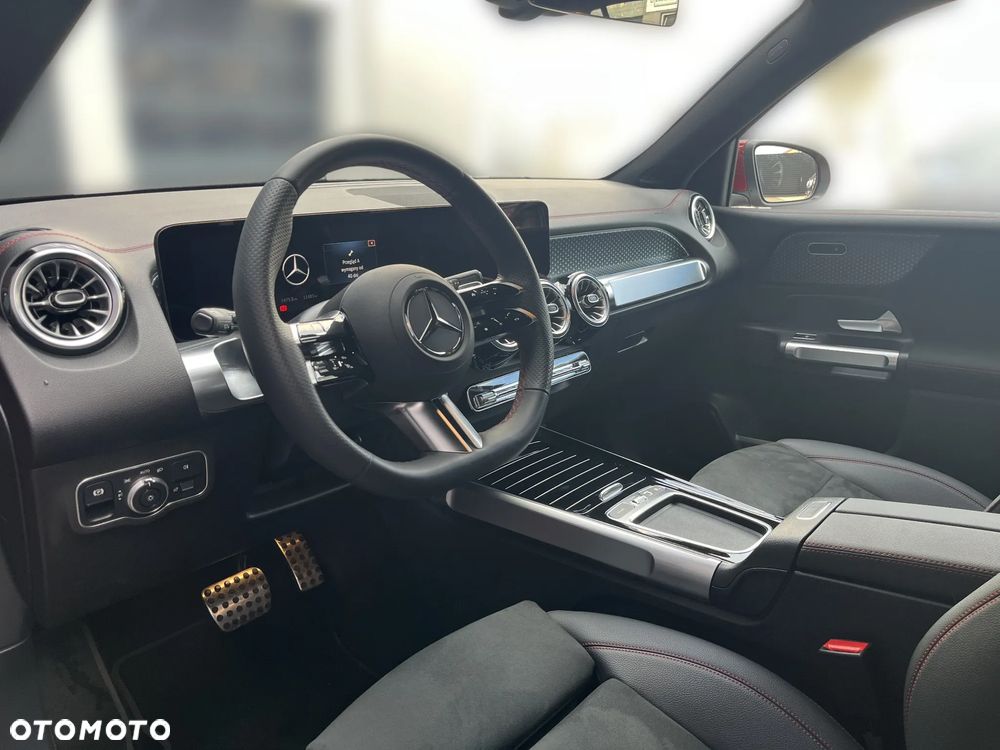 Mercedes-Benz EQB - 10