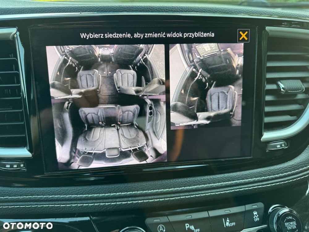 Chrysler Pacifica - 32