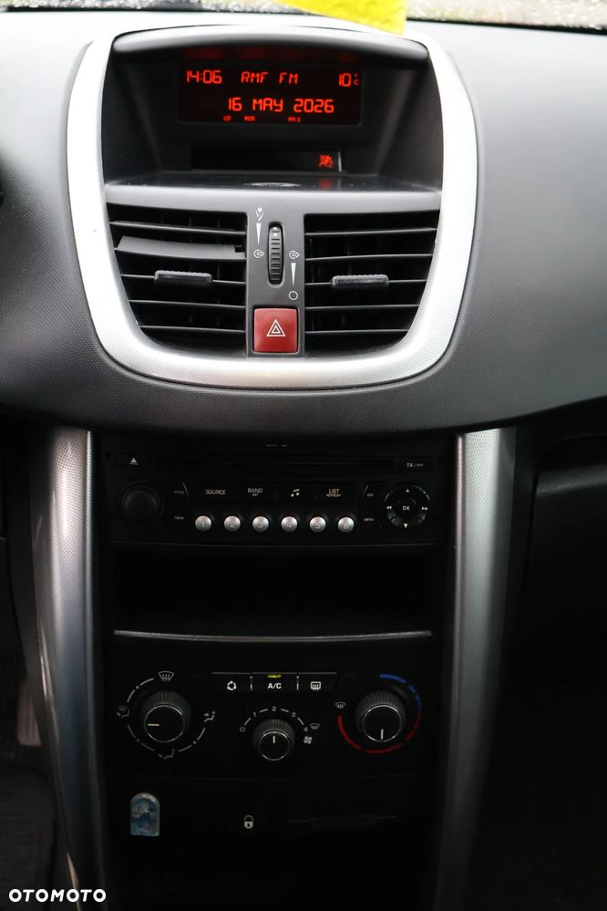 Peugeot 207 - 17
