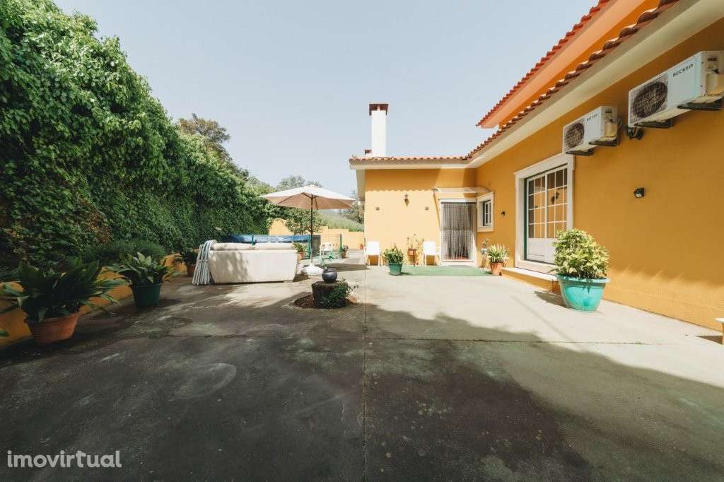 Moradia T3+1com Espaço Comercial e Terraço - Minde, Alcanena - Grande imagem: 2/47