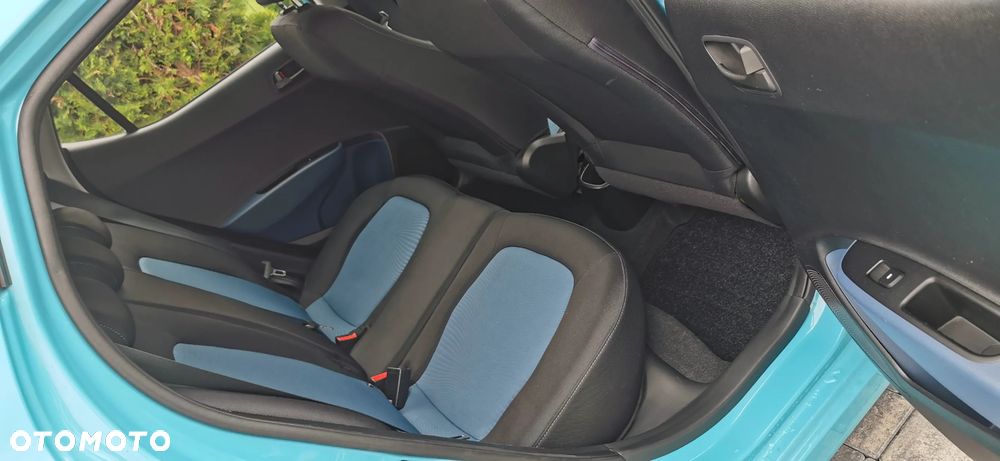 Hyundai i10 1.2 Fifa World Cup Edition - 10