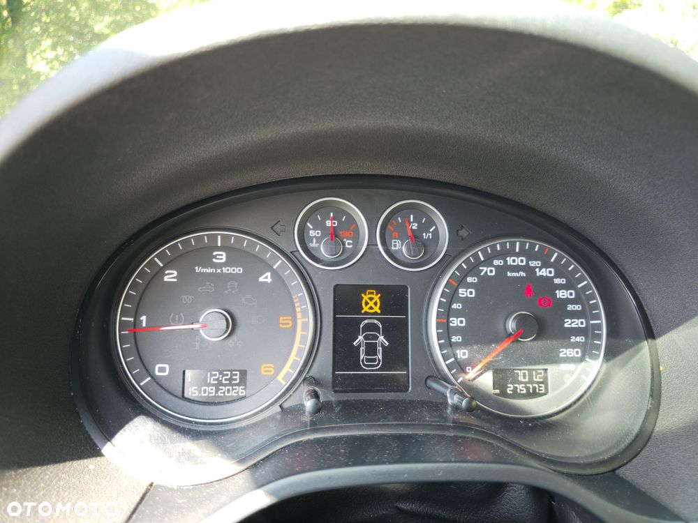 Audi A3 3-drzwiowe 1.6 TDI DPF Ambiente - 18