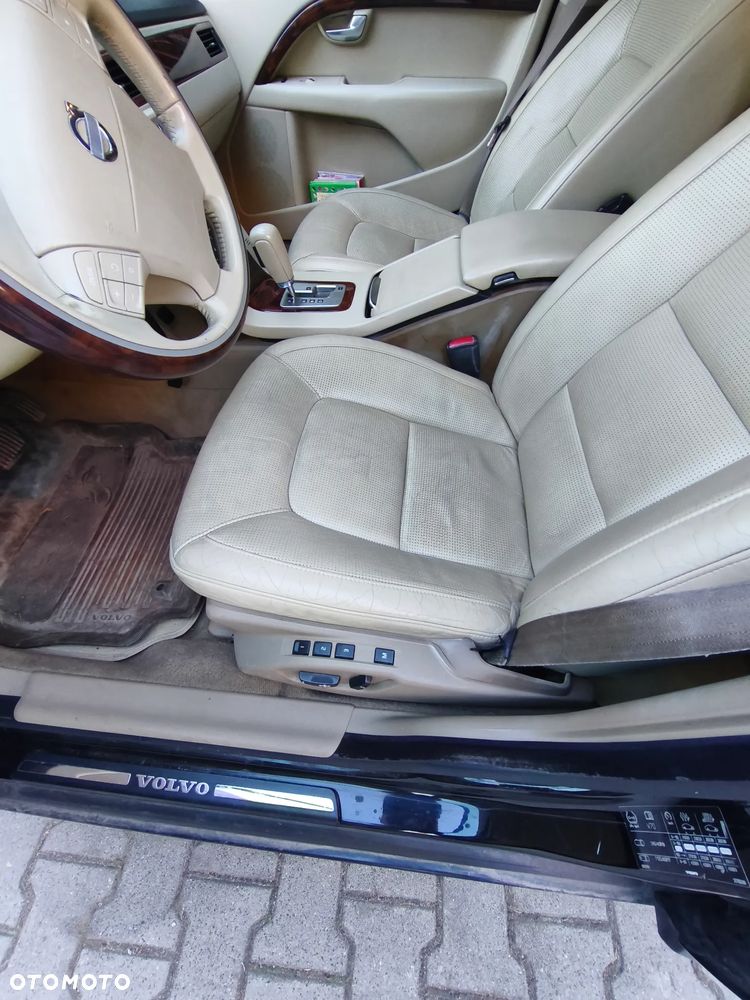 Volvo V70 3.2 Summum - 25