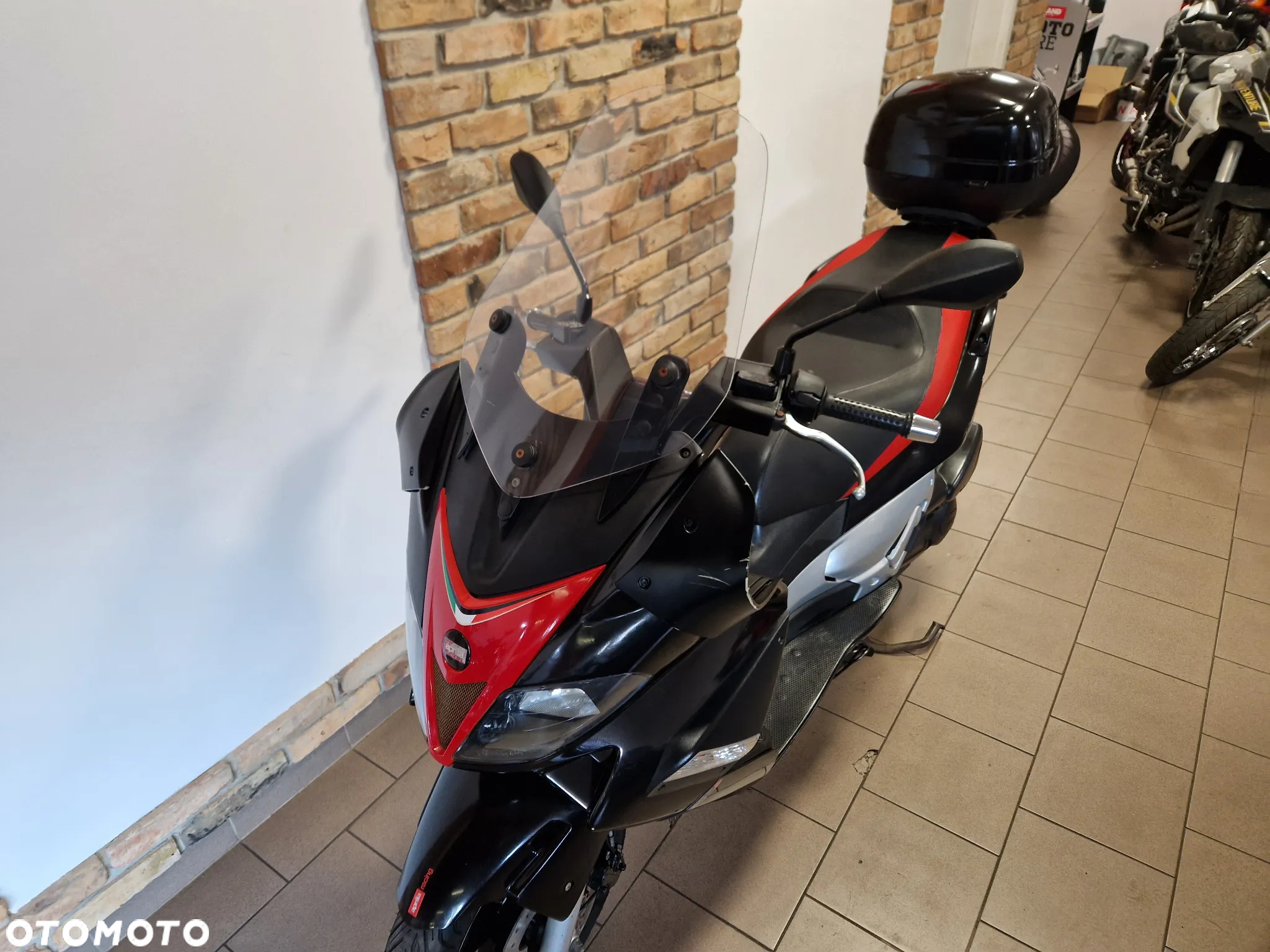 Aprilia SR - 18