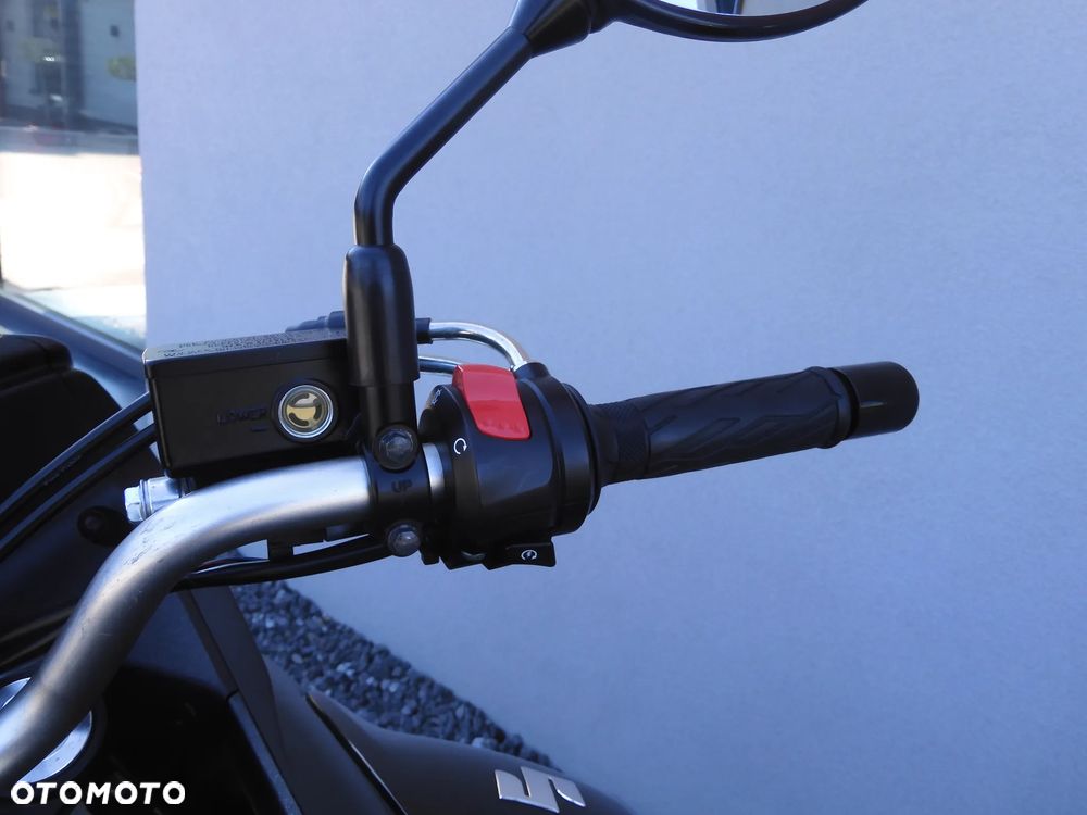 Suzuki V-STROM - 26