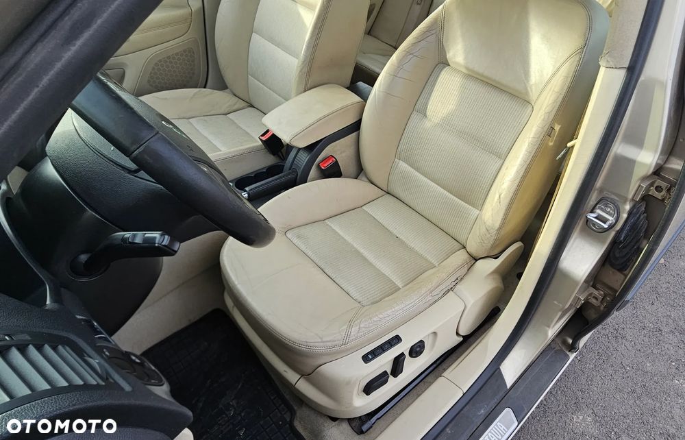 Skoda Octavia 2.0 FSI Automatik Laurin & Klement - 12