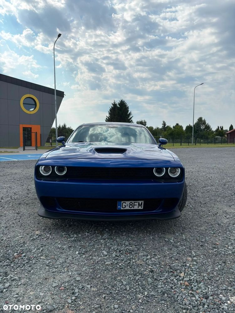 Dodge Challenger - 12