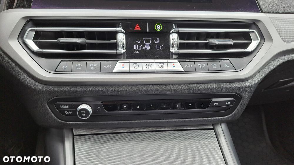 BMW Seria 3 318d - 26