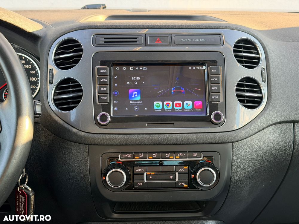 Volkswagen Tiguan 2.0 TDI DPF BlueMotion Technology Trend & Fun - 23