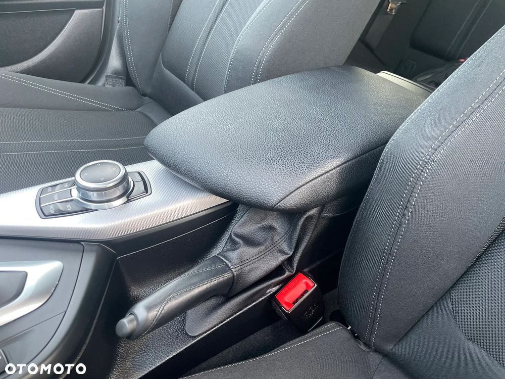 BMW Seria 1 118i Edition M Sport Shadow - 13
