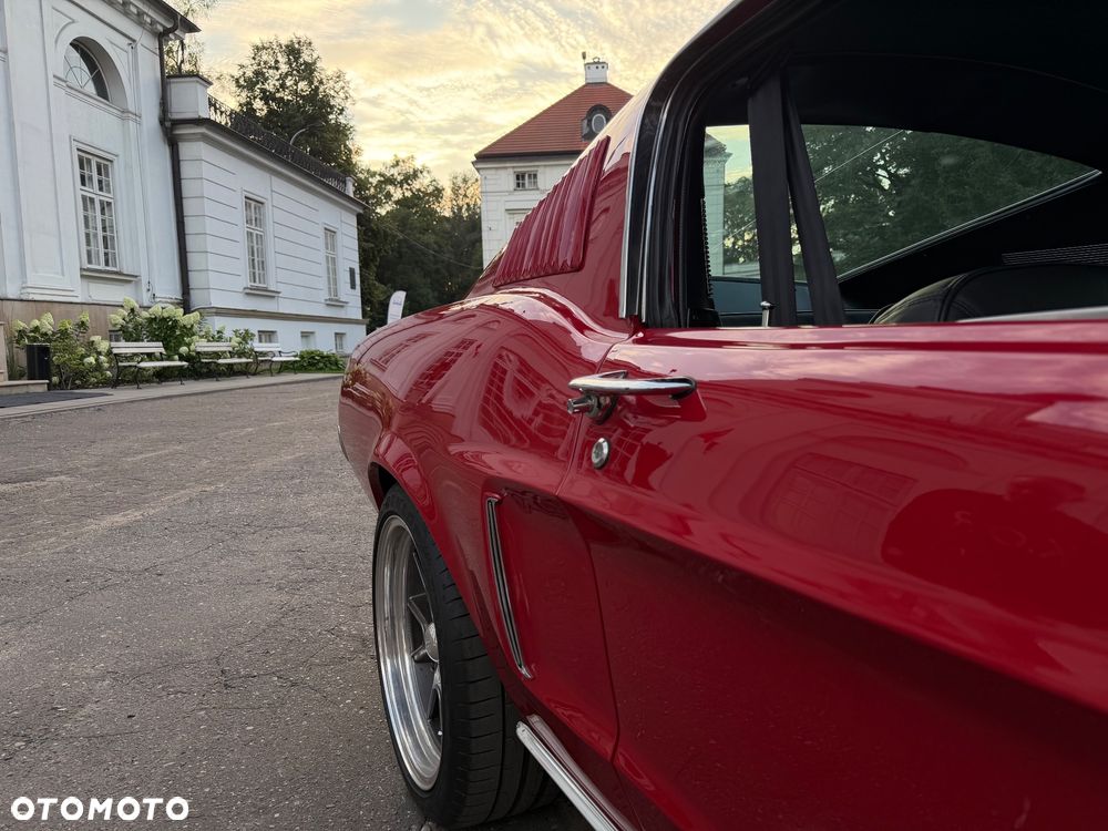 Ford Mustang - 11
