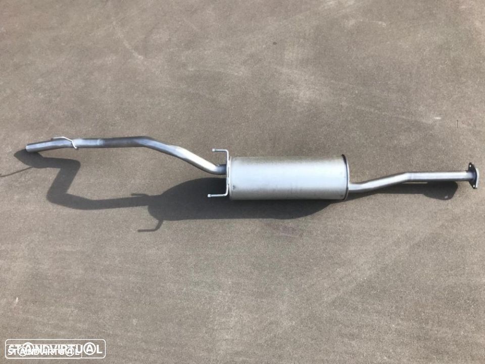 Silencioso de escape Toyota Hilux 2.4D Anos 1989-- NOVO - 1