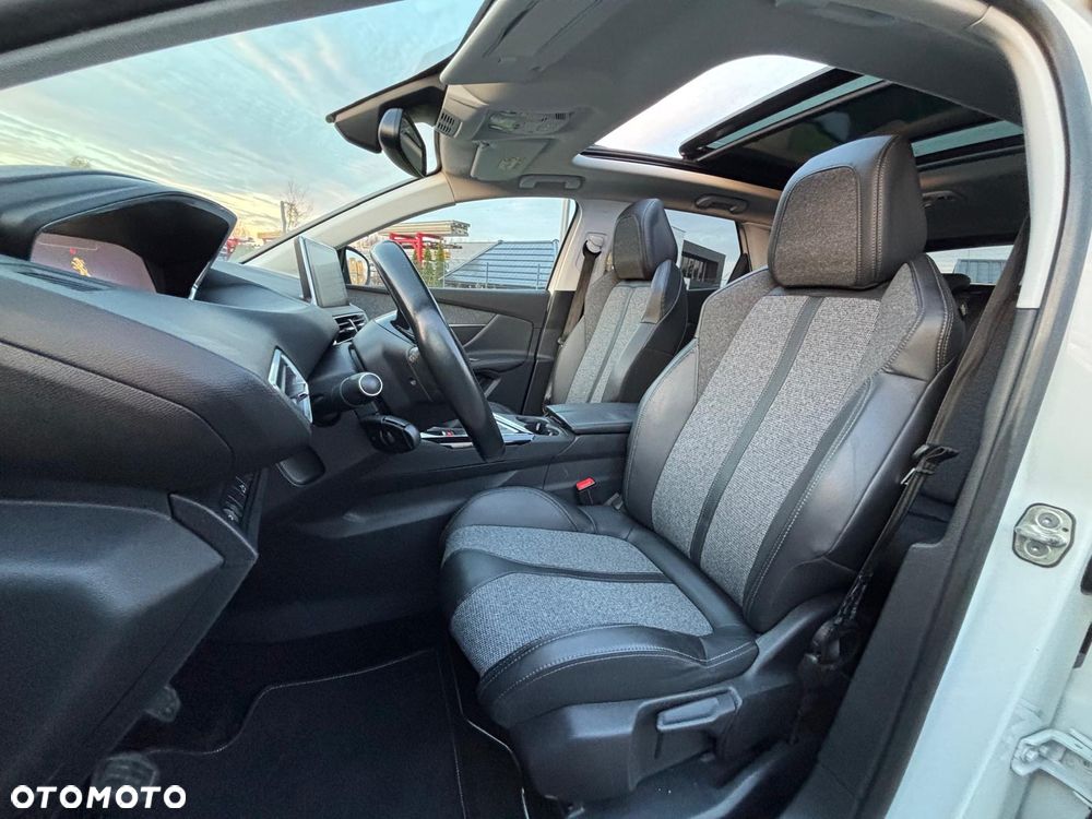 Peugeot 3008 1.2 PureTech Allure S&S - 16