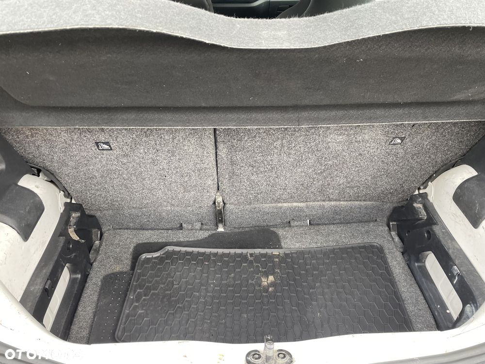 Volkswagen up! 1.0 move - 12